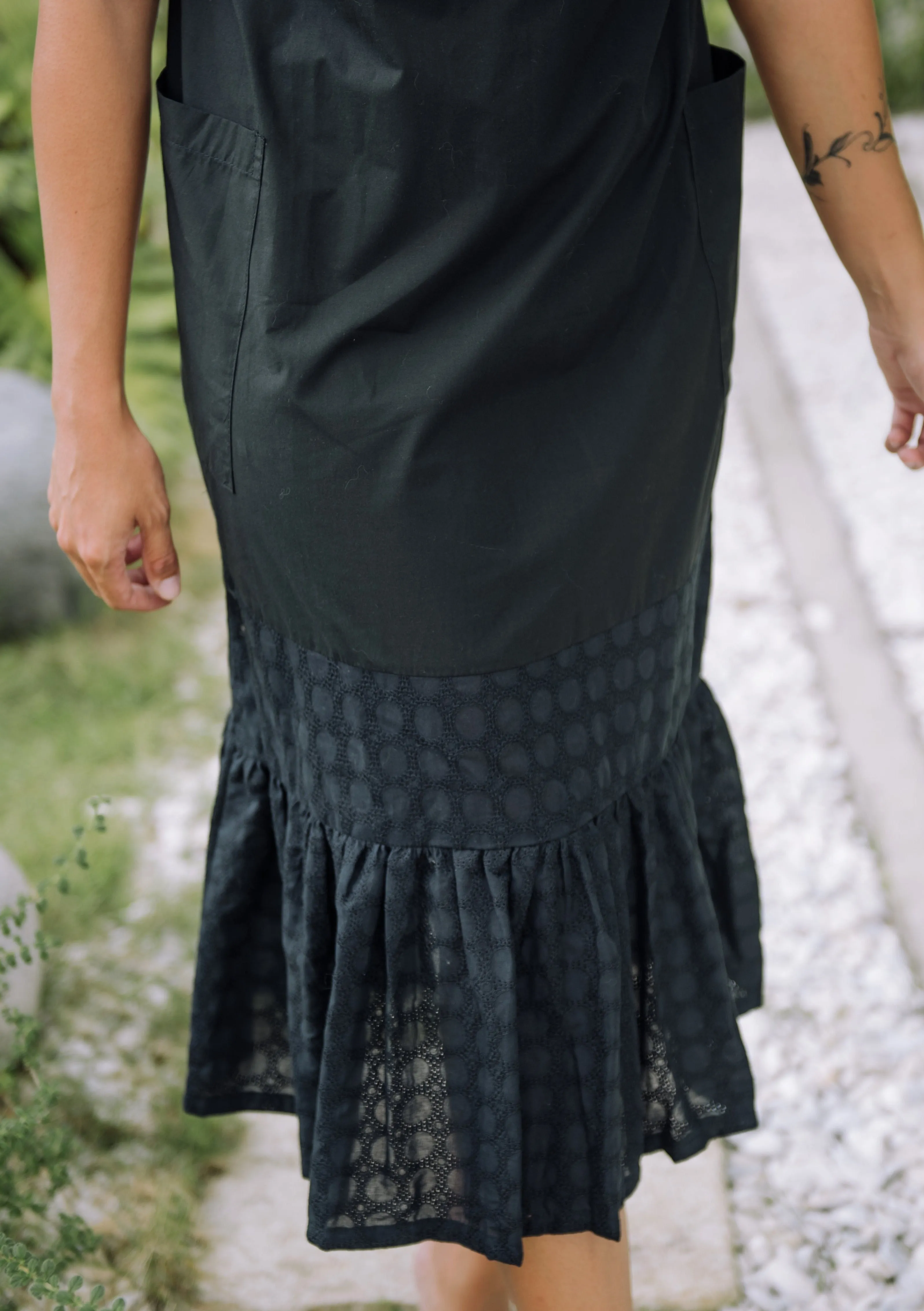 Elderflower in Black